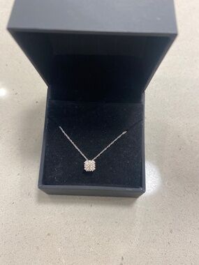 10K White Gold Diamond Cluster Necklace – Peoples Jewellers